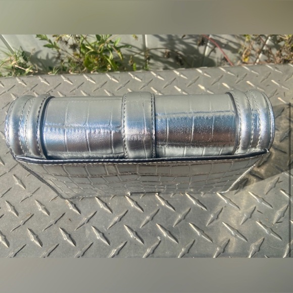 NWOT Rebecca Minkoff Small Love leather Crossbody shoulder bag silver crocodile - Picture 3 of 6